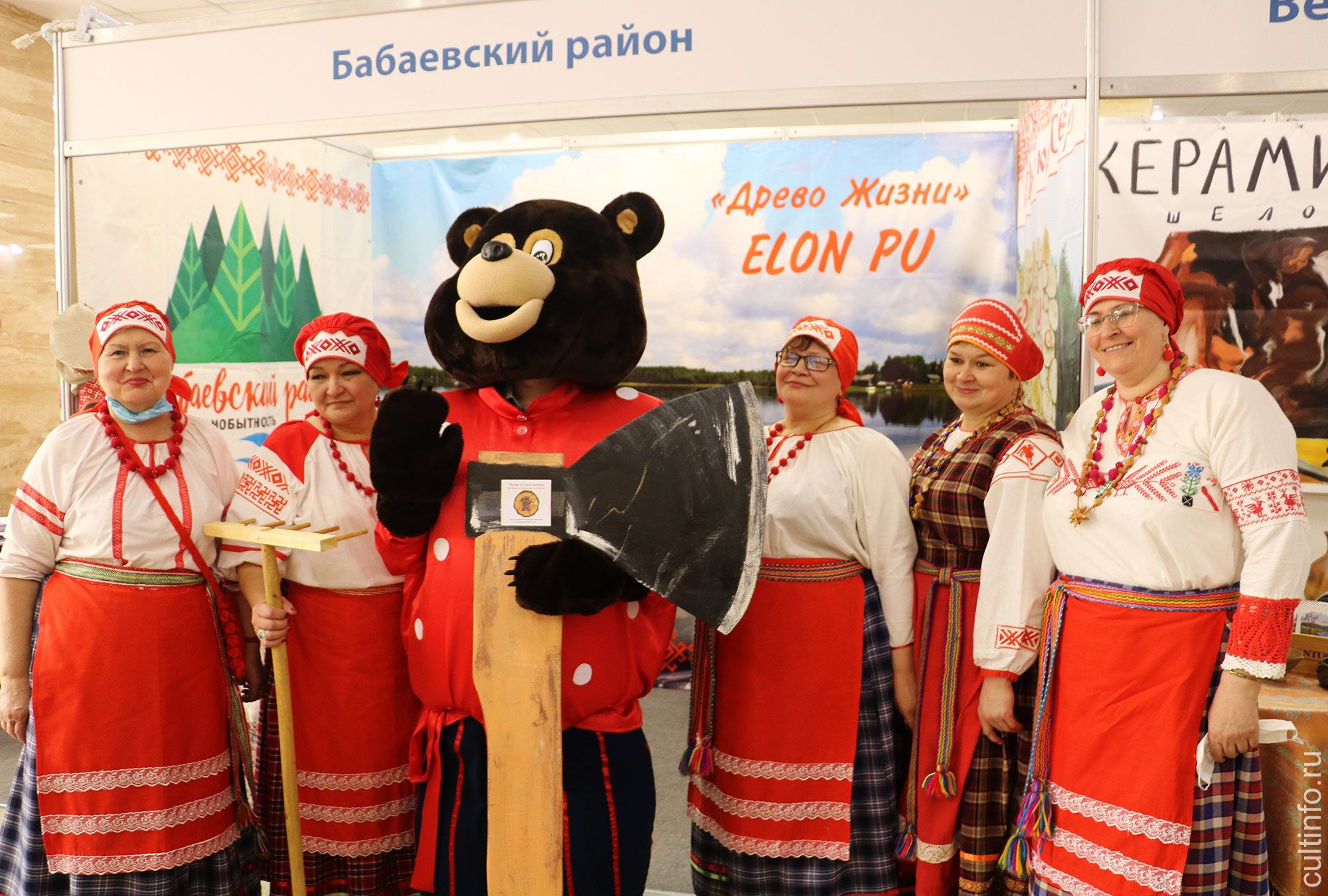 XIX Межрегиональная выставка «Ворота Севера». Бабаевский район и гость из Сямжи